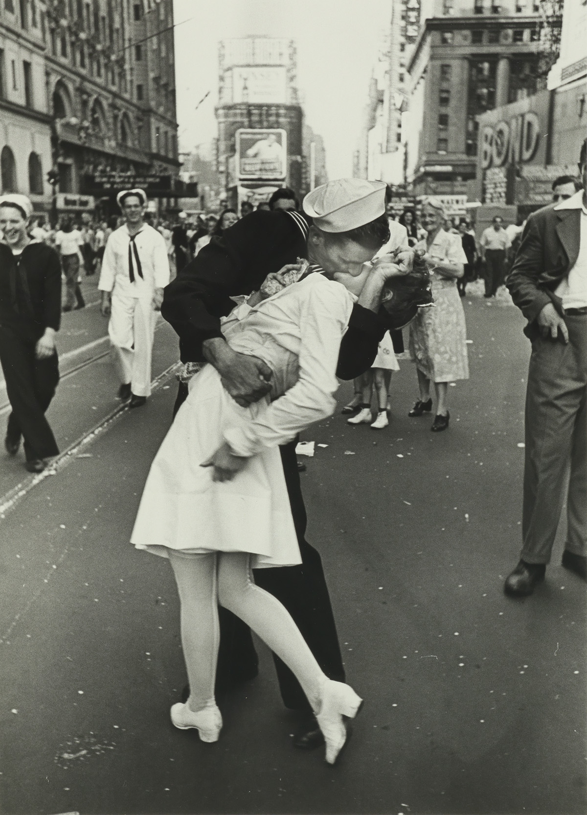 ALFRED EISENSTAEDT (1898-1995) V-J Day Kiss, Times Square, New York.